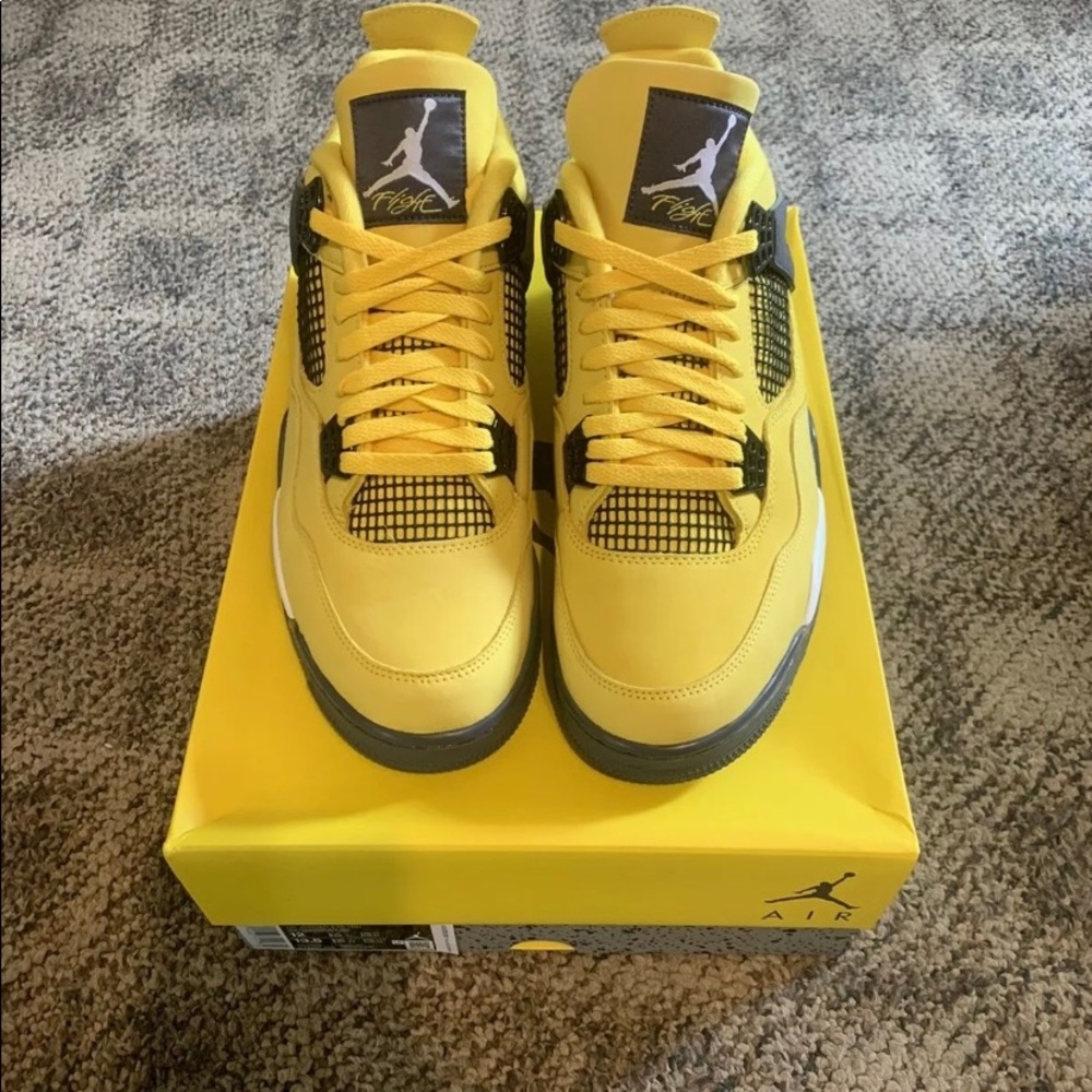 Jordan lighting 4s - Picture 2 of 7